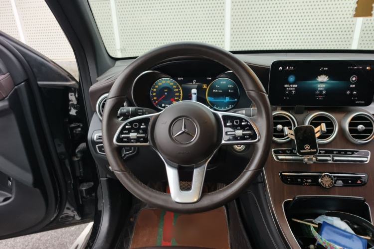Used Mercedes-Benz GLC 2021 GLC 300 L 4MATIC Dynamic Model Steering Wheel
