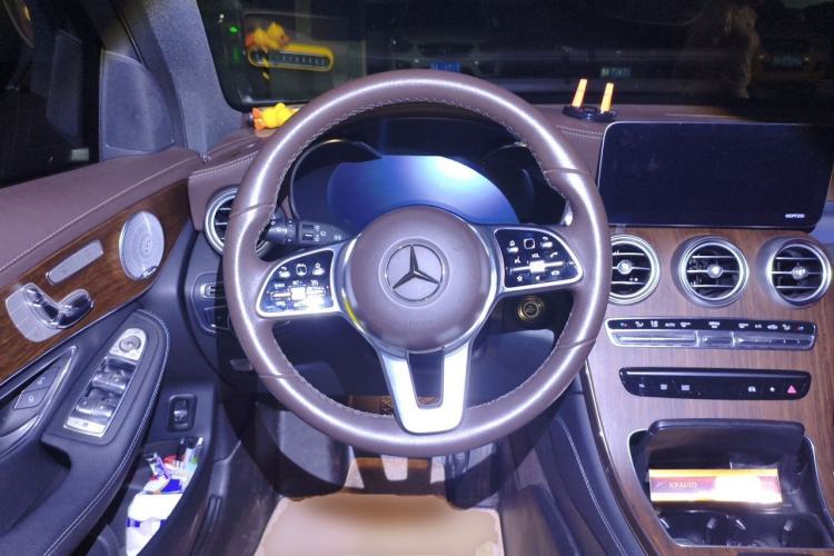 Used Mercedes-Benz GLC 2021 GLC 300 L 4MATIC Dynamic Model Steering Wheel