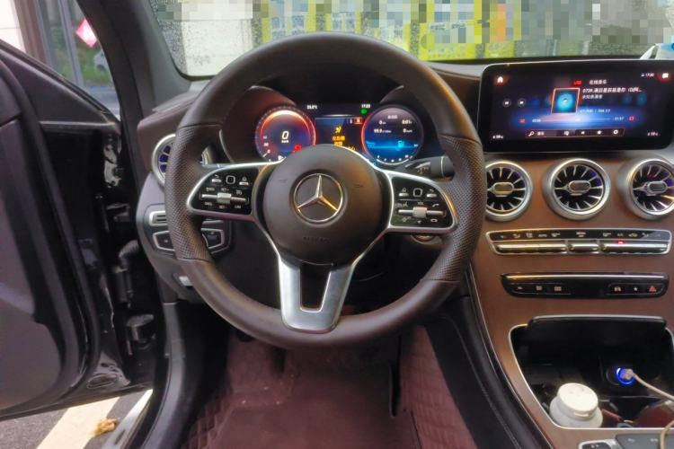Used Mercedes-Benz GLC 2021 GLC 300 L 4MATIC Dynamic Model Steering Wheel