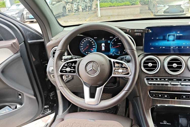 Used Mercedes-Benz GLC 2021 GLC 260 L 4MATIC Dynamic Edition Steering Wheel