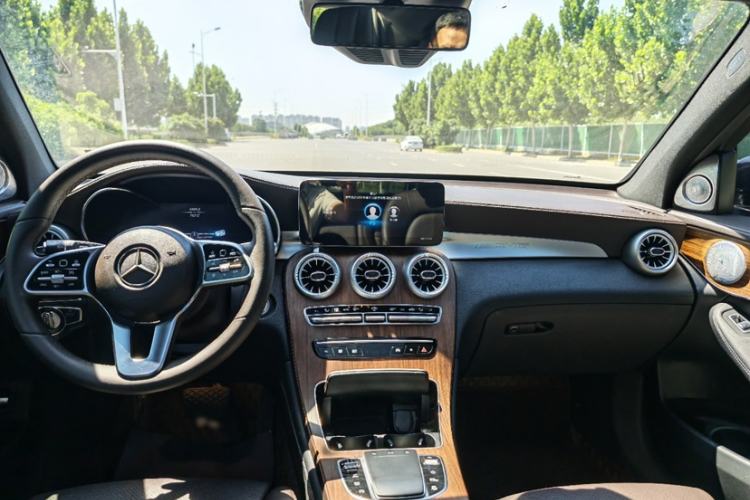 Used Mercedes-Benz GLC 2021 GLC 300 L 4MATIC Luxury Model Steering Wheel