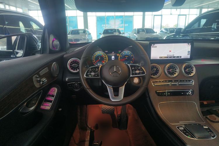 Used Mercedes-Benz GLC 2021 GLC 300 L 4MATIC Dynamic Model Steering Wheel