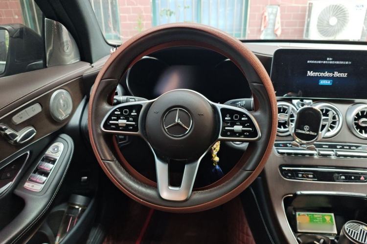 Used Mercedes-Benz GLC 2021 GLC 260 L 4MATIC Dynamic Edition Steering Wheel