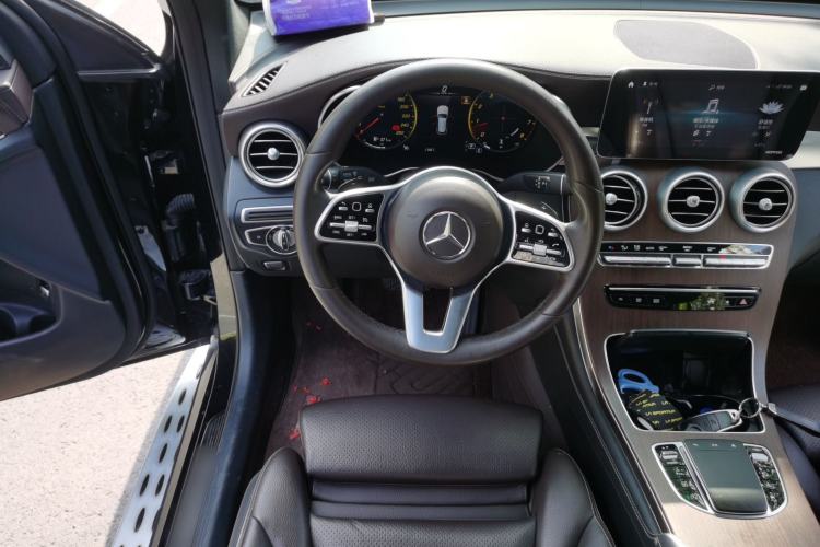 Used Mercedes-Benz GLC 2021 GLC 300 L 4MATIC Dynamic Model Steering Wheel