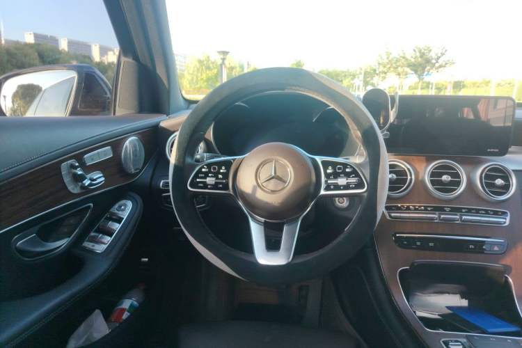 Used Mercedes-Benz GLC 2021 GLC 300 L 4MATIC Dynamic Model Steering Wheel