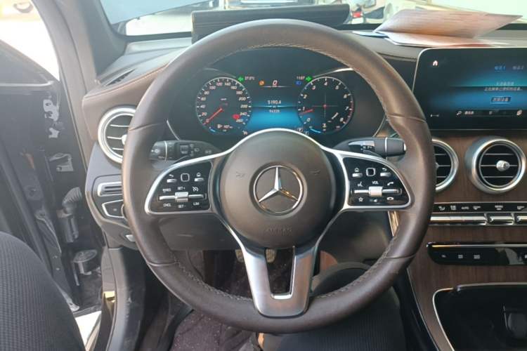 Used Mercedes-Benz GLC 2021 GLC 300 L 4MATIC Dynamic Model Steering Wheel