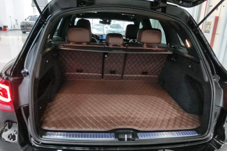 Used Mercedes-Benz GLC 2021 GLC 260 L 4MATIC Dynamic Edition Trunk