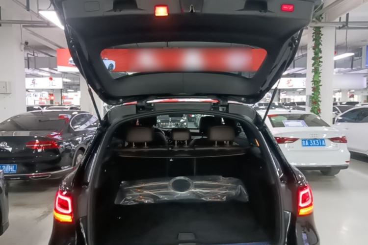 Used Mercedes-Benz GLC 2021 GLC 260 L 4MATIC Dynamic Edition Trunk