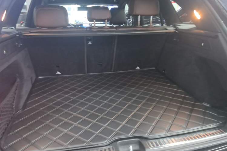 Used Mercedes-Benz GLC 2021 GLC 260 L 4MATIC Dynamic Edition Trunk