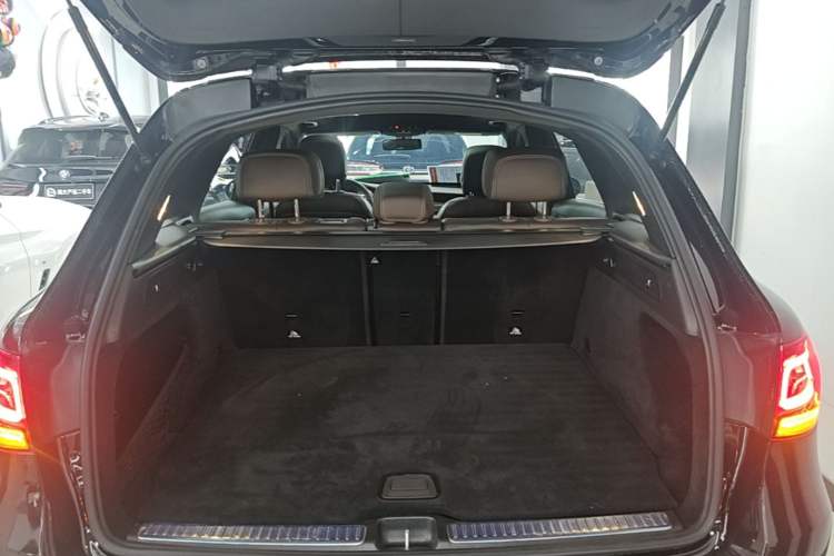 Used Mercedes-Benz GLC 2021 GLC 260 L 4MATIC Luxury Model Trunk