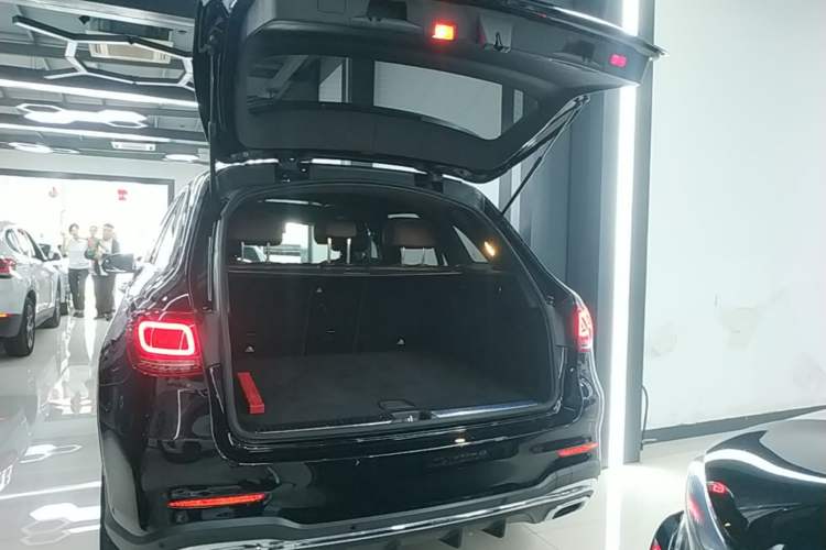 Used Mercedes-Benz GLC 2021 GLC 300 L 4MATIC Dynamic Model Trunk