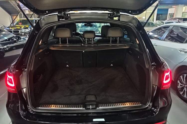 Used Mercedes-Benz GLC 2021 GLC 260 L 4MATIC Luxury Model Trunk