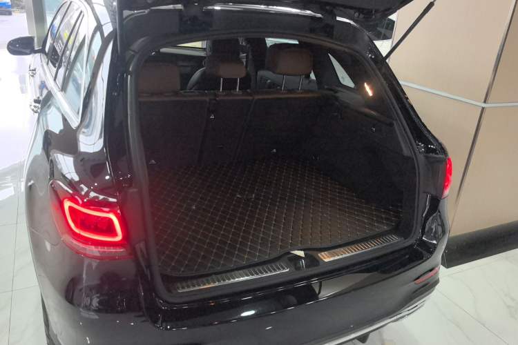 Used Mercedes-Benz GLC 2021 GLC 260 L 4MATIC Luxury Model Trunk