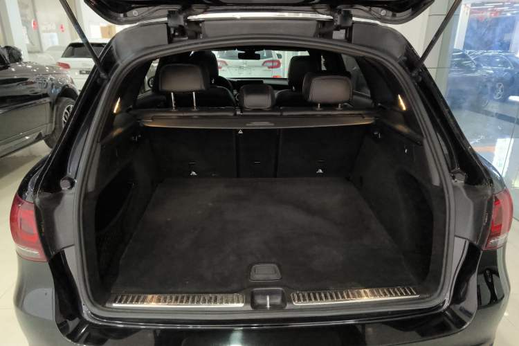 Used Mercedes-Benz GLC 2021 GLC 260 L 4MATIC Dynamic Edition Trunk