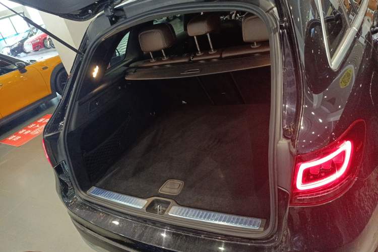 Used Mercedes-Benz GLC 2021 GLC 260 L 4MATIC Dynamic Edition Trunk