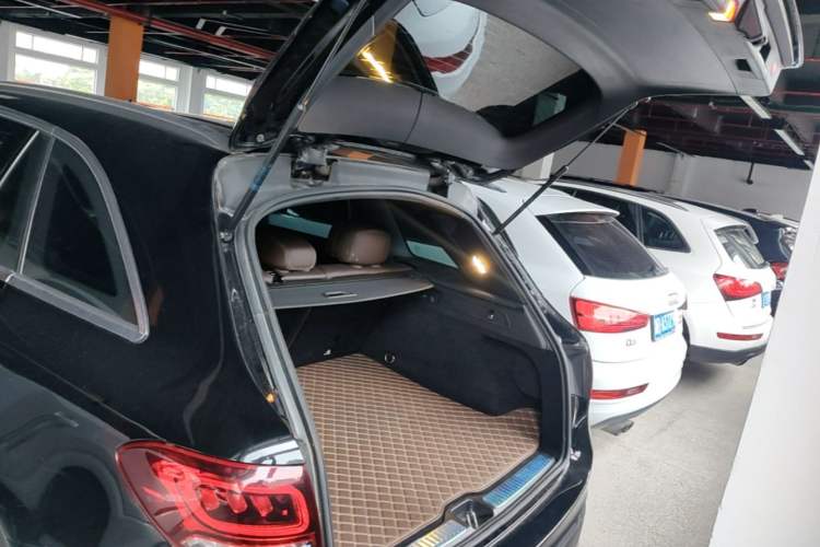 Used Mercedes-Benz GLC 2021 GLC 260 L 4MATIC Dynamic Edition Trunk