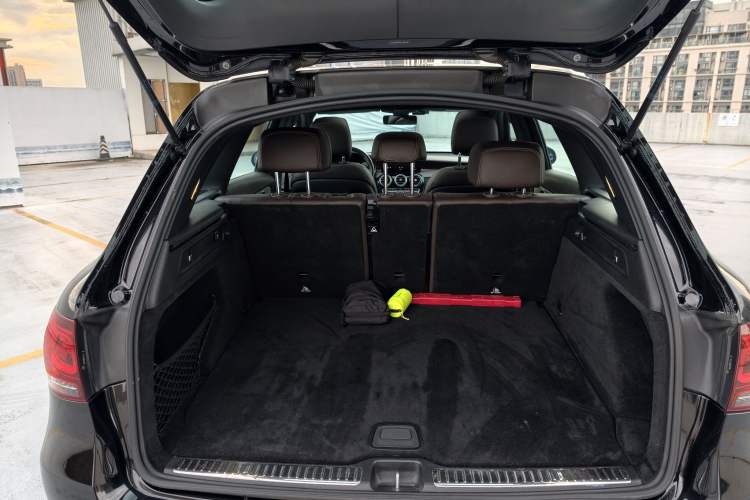 Used Mercedes-Benz GLC 2021 GLC 260 L 4MATIC Dynamic Edition Trunk