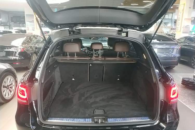 Used Mercedes-Benz GLC 2021 GLC 260 L 4MATIC Dynamic Edition Trunk