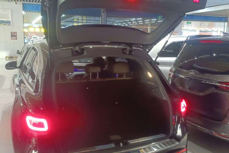 Used Mercedes-Benz GLC 2021 GLC 260 L 4MATIC Luxury Model Trunk