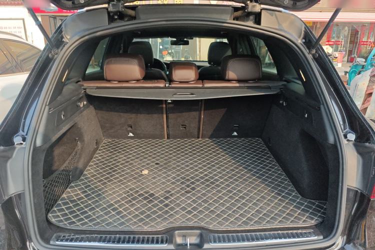 Used Mercedes-Benz GLC 2021 GLC 260 L 4MATIC Luxury Model Trunk
