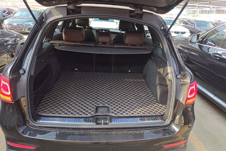 Used Mercedes-Benz GLC 2021 GLC 260 L 4MATIC Luxury Model Trunk