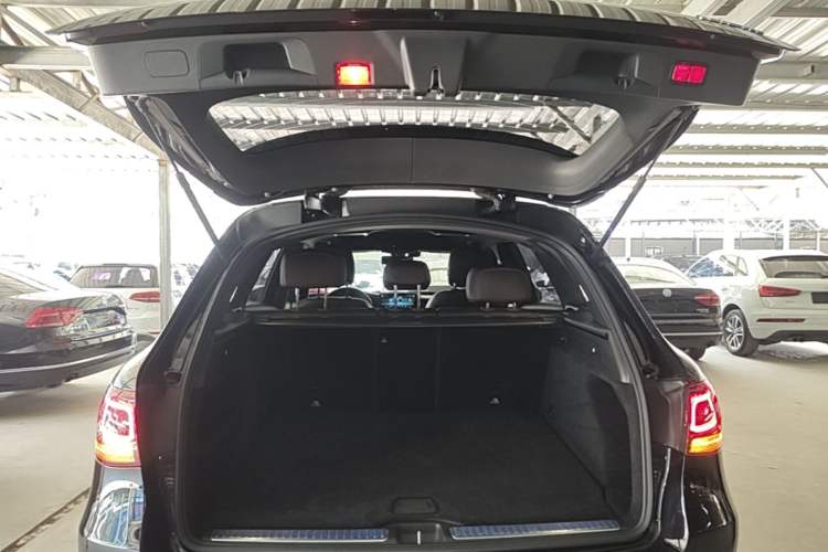 Used Mercedes-Benz GLC 2021 GLC 260 L 4MATIC Luxury Model Trunk