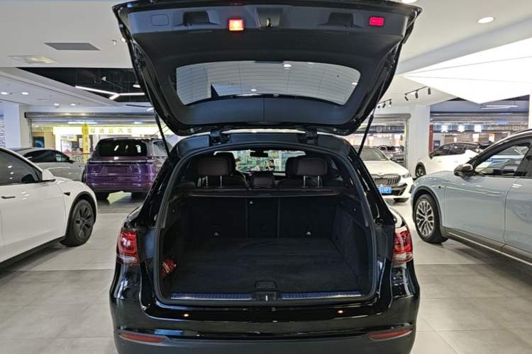 Used Mercedes-Benz GLC 2021 GLC 260 L 4MATIC Dynamic Edition Trunk