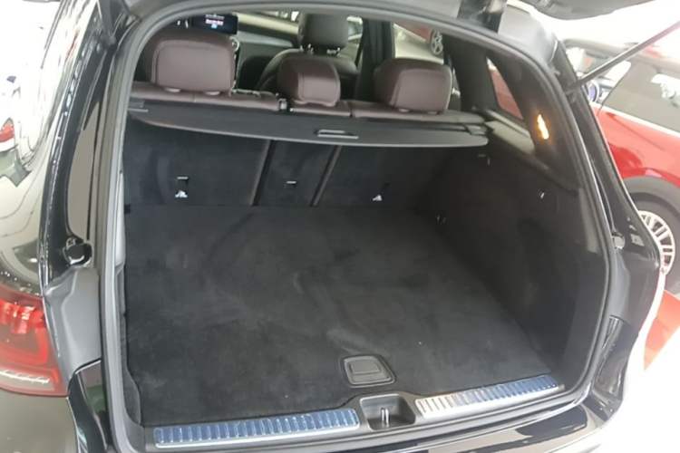 Used Mercedes-Benz GLC 2021 GLC 260 L 4MATIC Dynamic Edition Trunk
