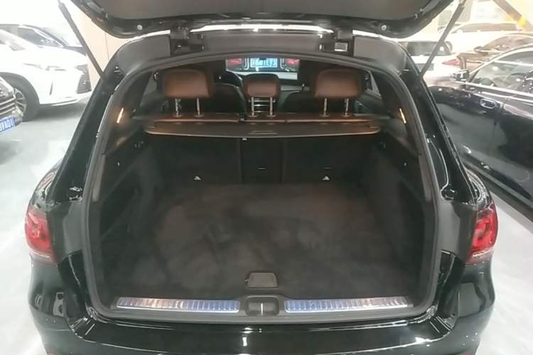 Used Mercedes-Benz GLC 2021 GLC 260 L 4MATIC Dynamic Edition Trunk