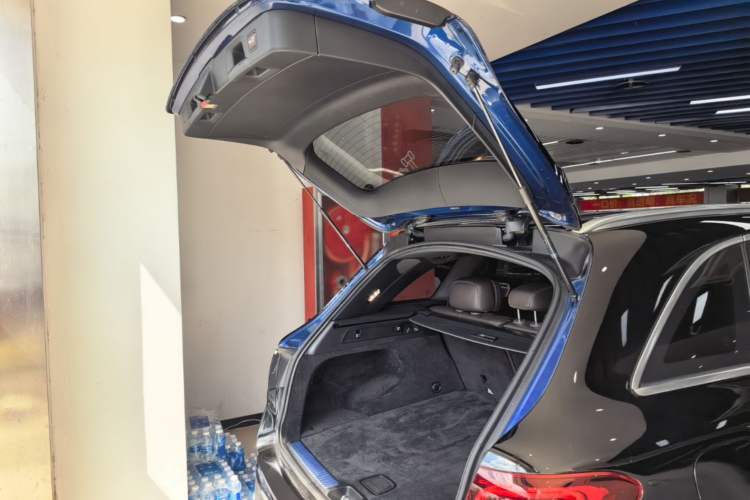 Used Mercedes-Benz GLC 2021 GLC 260 L 4MATIC Dynamic Edition Trunk