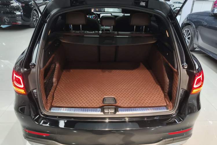 Used Mercedes-Benz GLC 2021 GLC 260 L 4MATIC Luxury Model Trunk