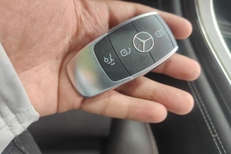 Used Mercedes-Benz GLC 2021 GLC 260 L 4MATIC Luxury Model Vehicle Key