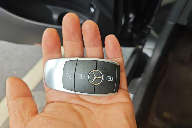 Used Mercedes-Benz GLC 2021 GLC 260 L 4MATIC Luxury Model Vehicle Key