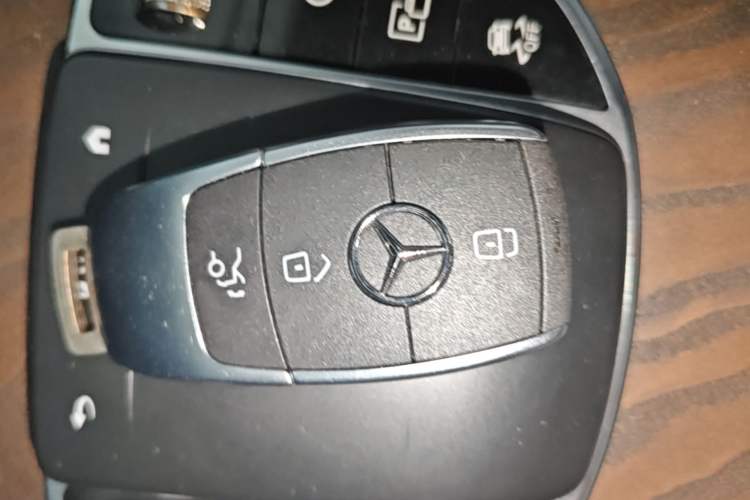 Used Mercedes-Benz GLC 2021 GLC 260 L 4MATIC Luxury Model Vehicle Key