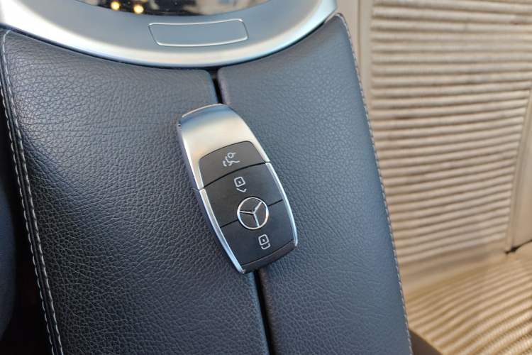 Used Mercedes-Benz GLC 2021 GLC 260 L 4MATIC Dynamic Edition Vehicle Key