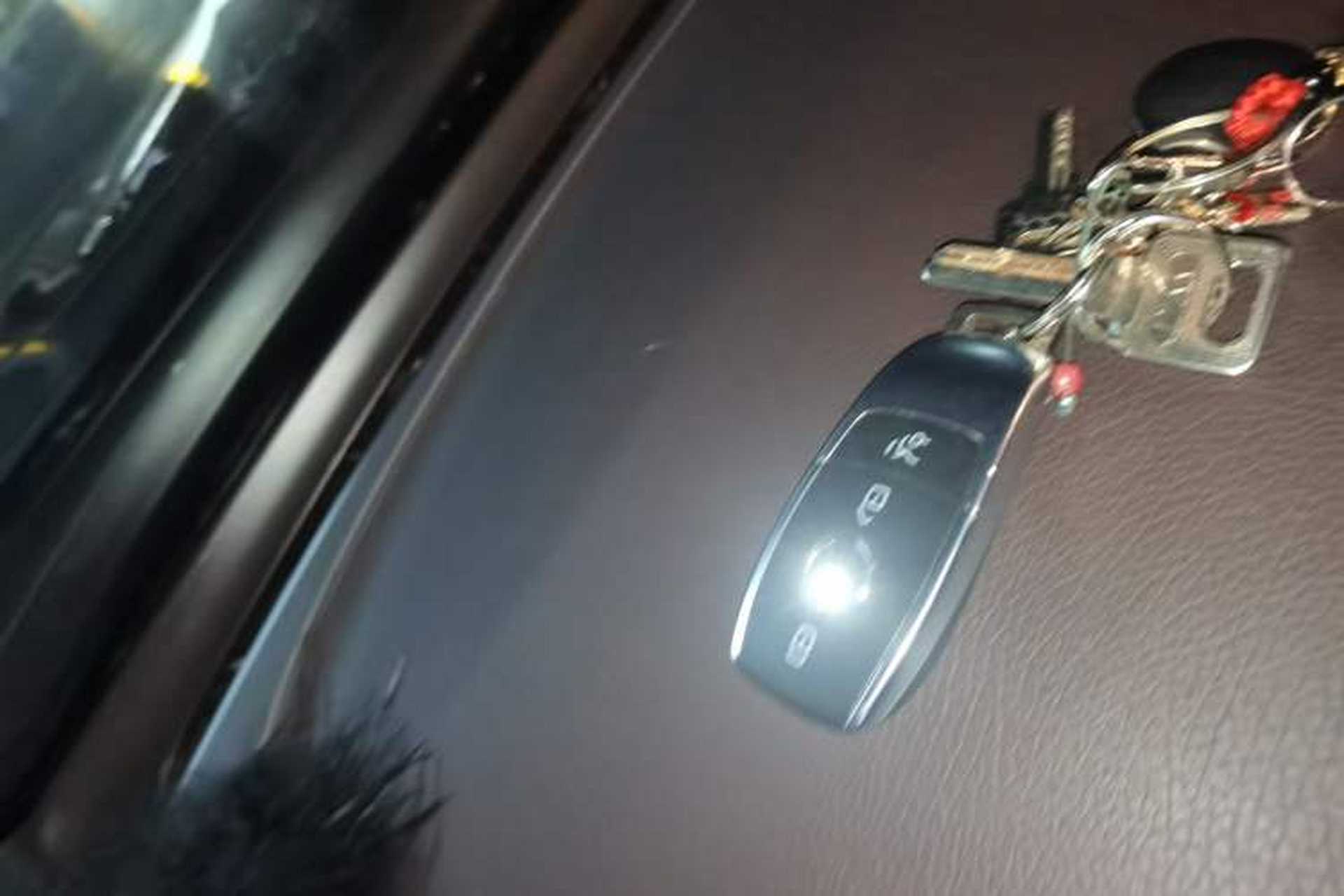 Used Mercedes-Benz GLC 2021 GLC 300 L 4MATIC Dynamic Model Vehicle Key