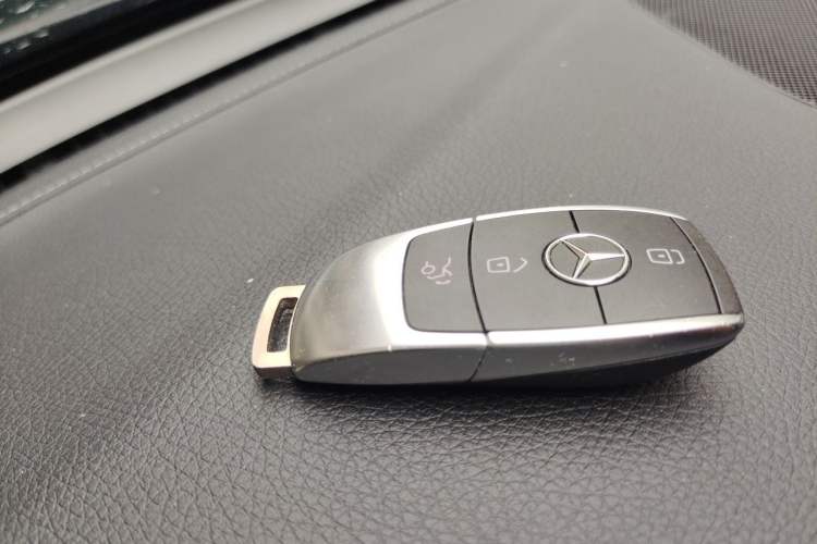 Used Mercedes-Benz GLC 2021 GLC 260 L 4MATIC Luxury Model Vehicle Key