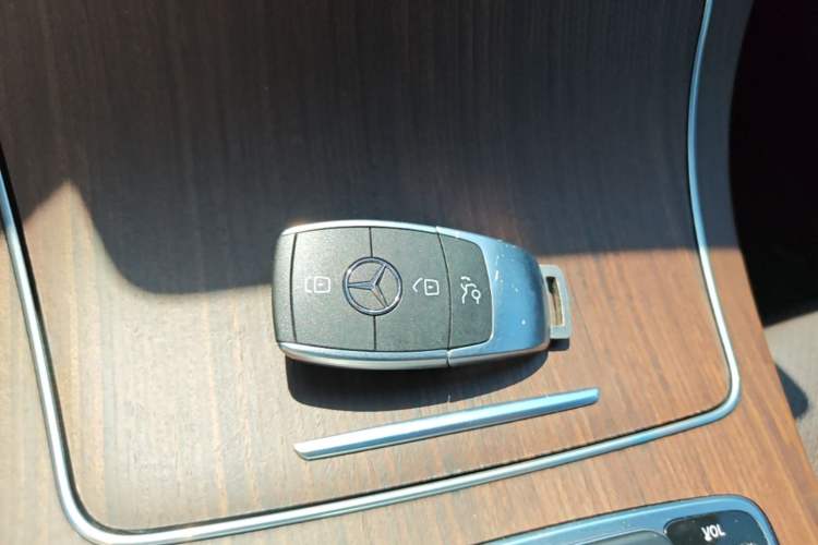 Used Mercedes-Benz GLC 2021 GLC 300 L 4MATIC Dynamic Model Vehicle Key