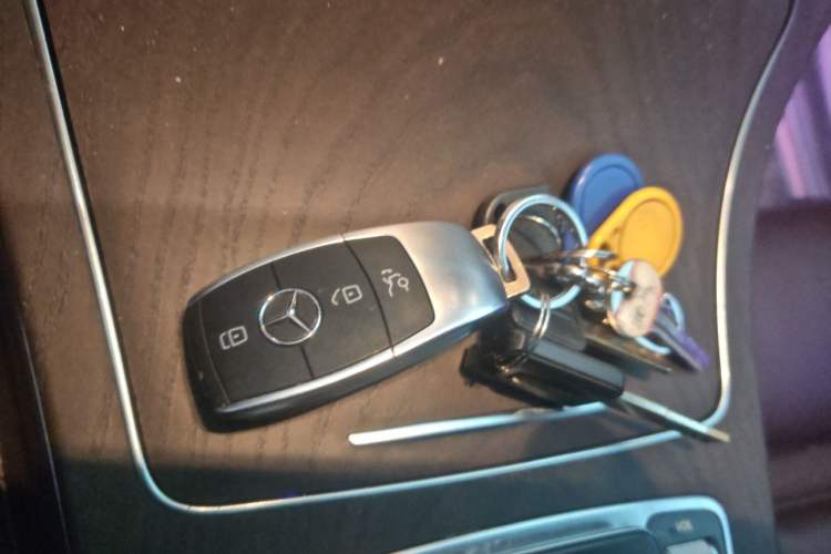 Used Mercedes-Benz GLC 2021 GLC 260 L 4MATIC Luxury Model Vehicle Key