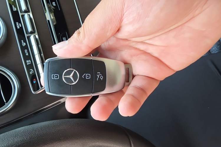 Used Mercedes-Benz GLC 2021 GLC 300 L 4MATIC Dynamic Model Vehicle Key