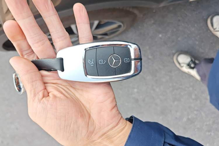 Used Mercedes-Benz GLC 2021 GLC 300 L 4MATIC Dynamic Model Vehicle Key