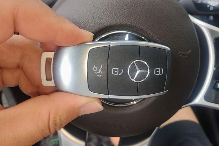 Used Mercedes-Benz GLC 2021 GLC 260 L 4MATIC Dynamic Edition Vehicle Key