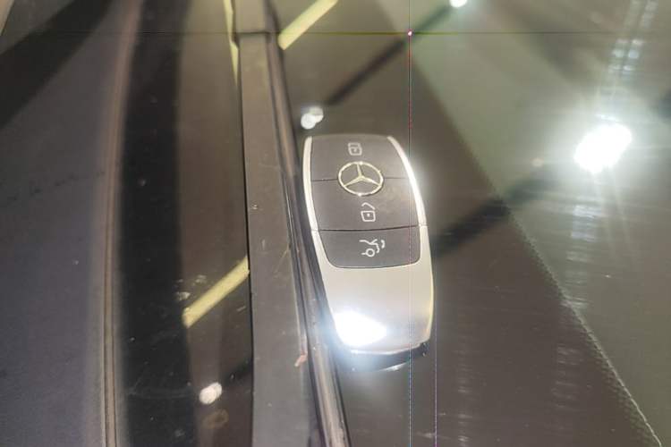 Used Mercedes-Benz GLC 2021 GLC 260 L 4MATIC Luxury Model Vehicle Key