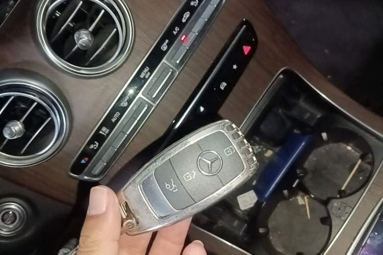 Used Mercedes-Benz GLC 2021 GLC 300 L 4MATIC Luxury Model Vehicle Key
