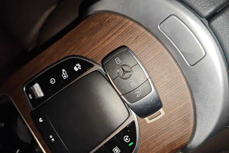 Used Mercedes-Benz GLC 2021 GLC 300 L 4MATIC Luxury Model Vehicle Key