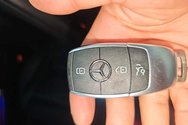 Used Mercedes-Benz GLC 2021 GLC 260 L 4MATIC Luxury Model Vehicle Key