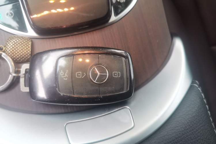Used Mercedes-Benz GLC 2021 GLC 300 L 4MATIC Dynamic Model Vehicle Key
