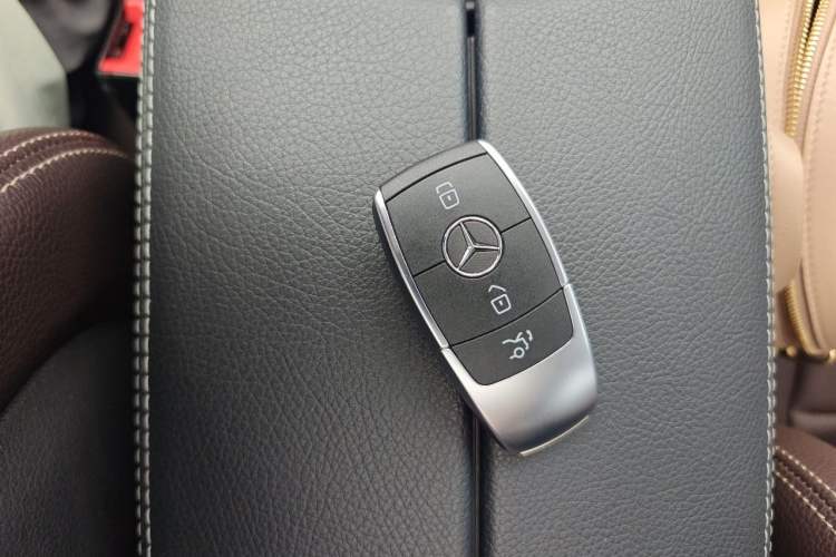 Used Mercedes-Benz GLC 2021 GLC 260 L 4MATIC Luxury Model Vehicle Key