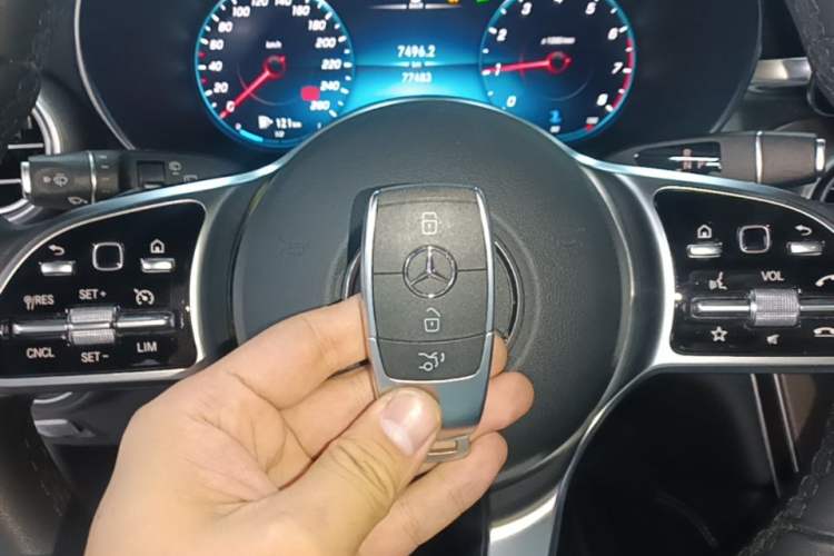 Used Mercedes-Benz GLC 2021 GLC 260 L 4MATIC Luxury Model Vehicle Key