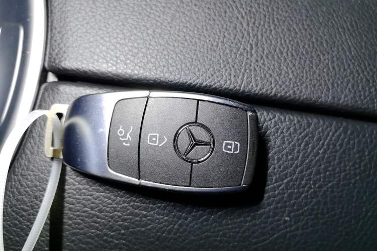 Used Mercedes-Benz GLC 2021 GLC 300 L 4MATIC Dynamic Model Vehicle Key